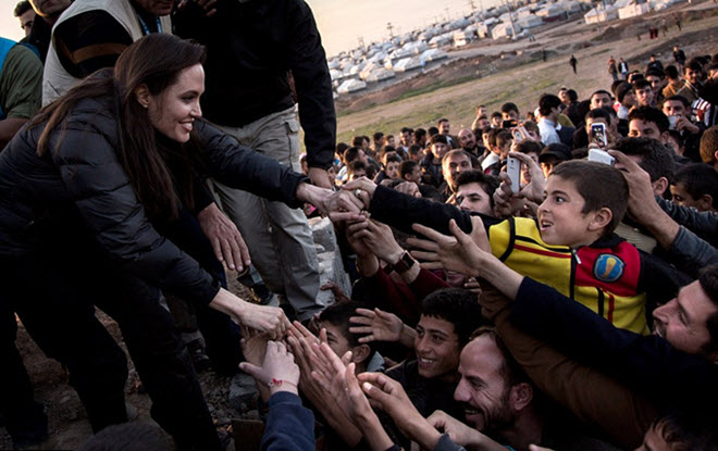 المبعوث الخاص أنجلينا جولي تلتقي أعضاء الأقلية اليزيدية في خانك