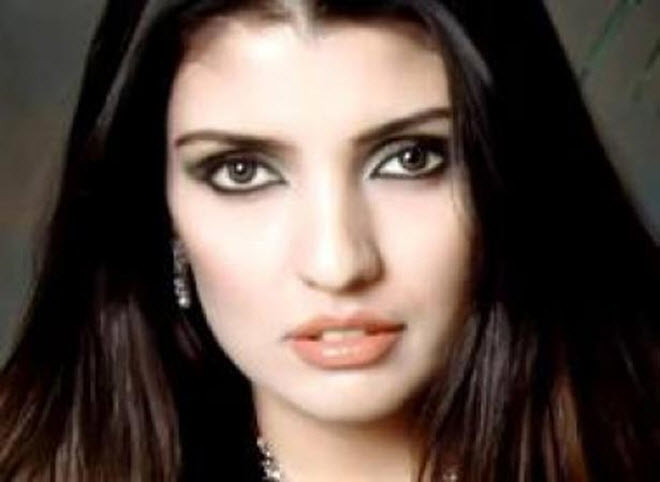 الكاتبة و الإعلامية نادين البدير