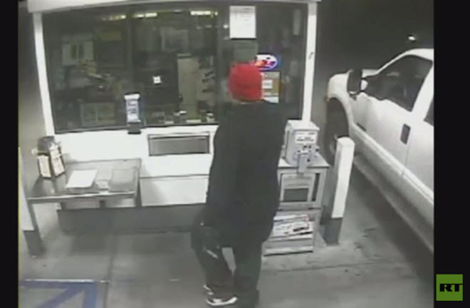 سرقة مبتكرة تقضي بانتزاع صراف آلي